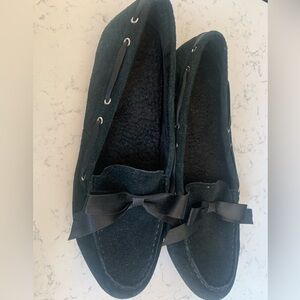 Vionic moccasin slippers. BRAND NEW